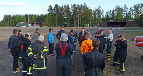 Selänpään VPK kentällä 16_5_2016.jpg