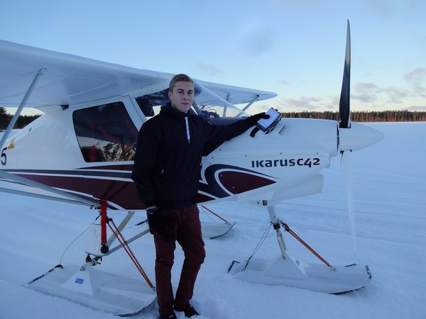 DSC03673 Matias Niemi ja Ikarus suksilla Selänpäässä.jpg