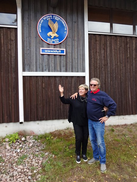 DSC07391 Mare Rissanen rouvineen vieraili kentällämme.jpg