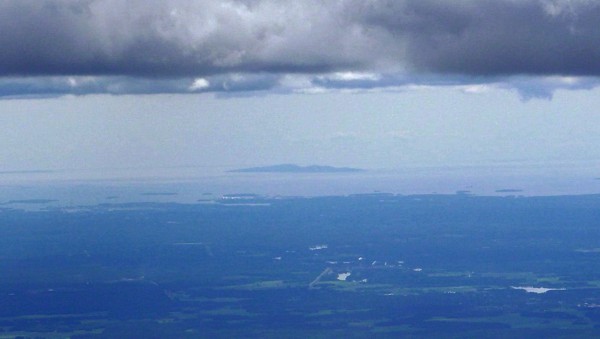 Horisontissa Suursaari 105 km.jpg