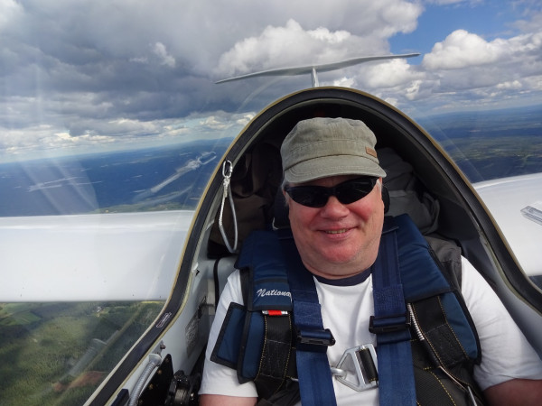 Jysky has fun with gliding activity