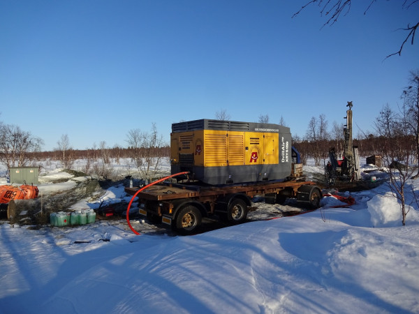 Maalämpökaivoja porataan tulevaan mökkikylään.
