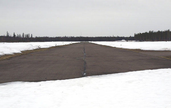 EFSE 20_4_2012 rwy 12.jpg
